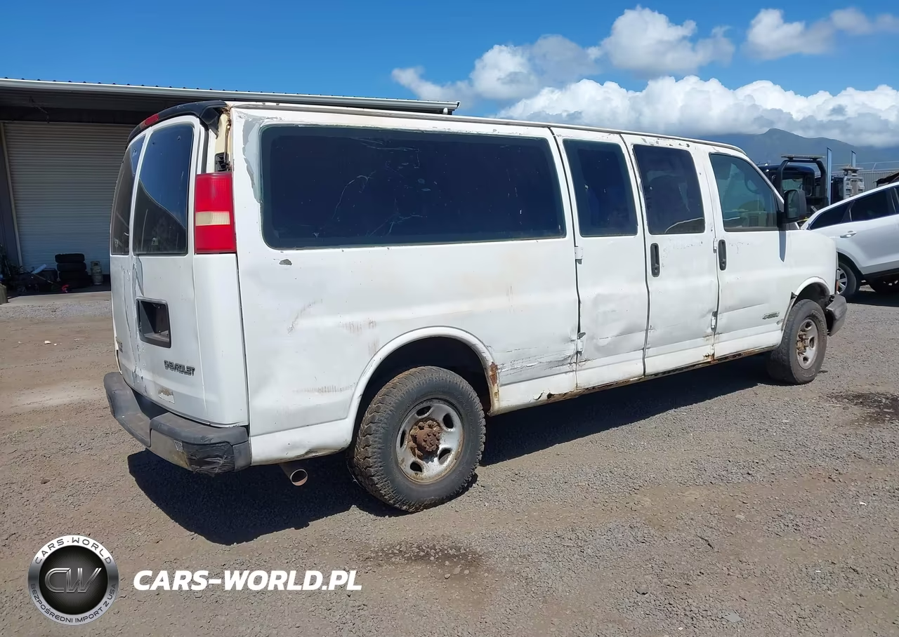 2005 Chevrolet Express VIN:1GAHG39U751229341 - 4