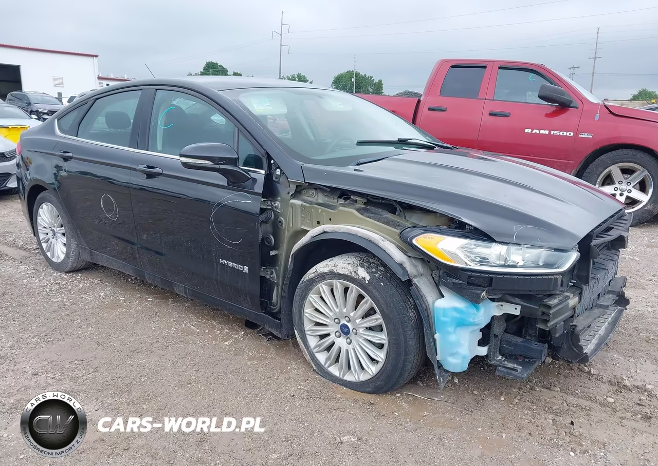 2015 Ford Fusion Hybrid Se – zdjęcie 1 z 11
