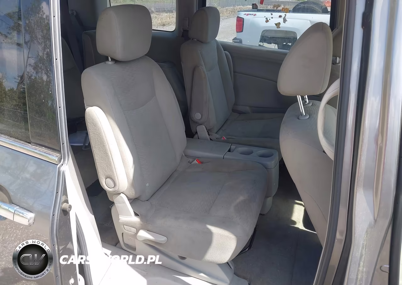 2015 Nissan Quest S VIN:JN8AE2KP3F9134084 - 8