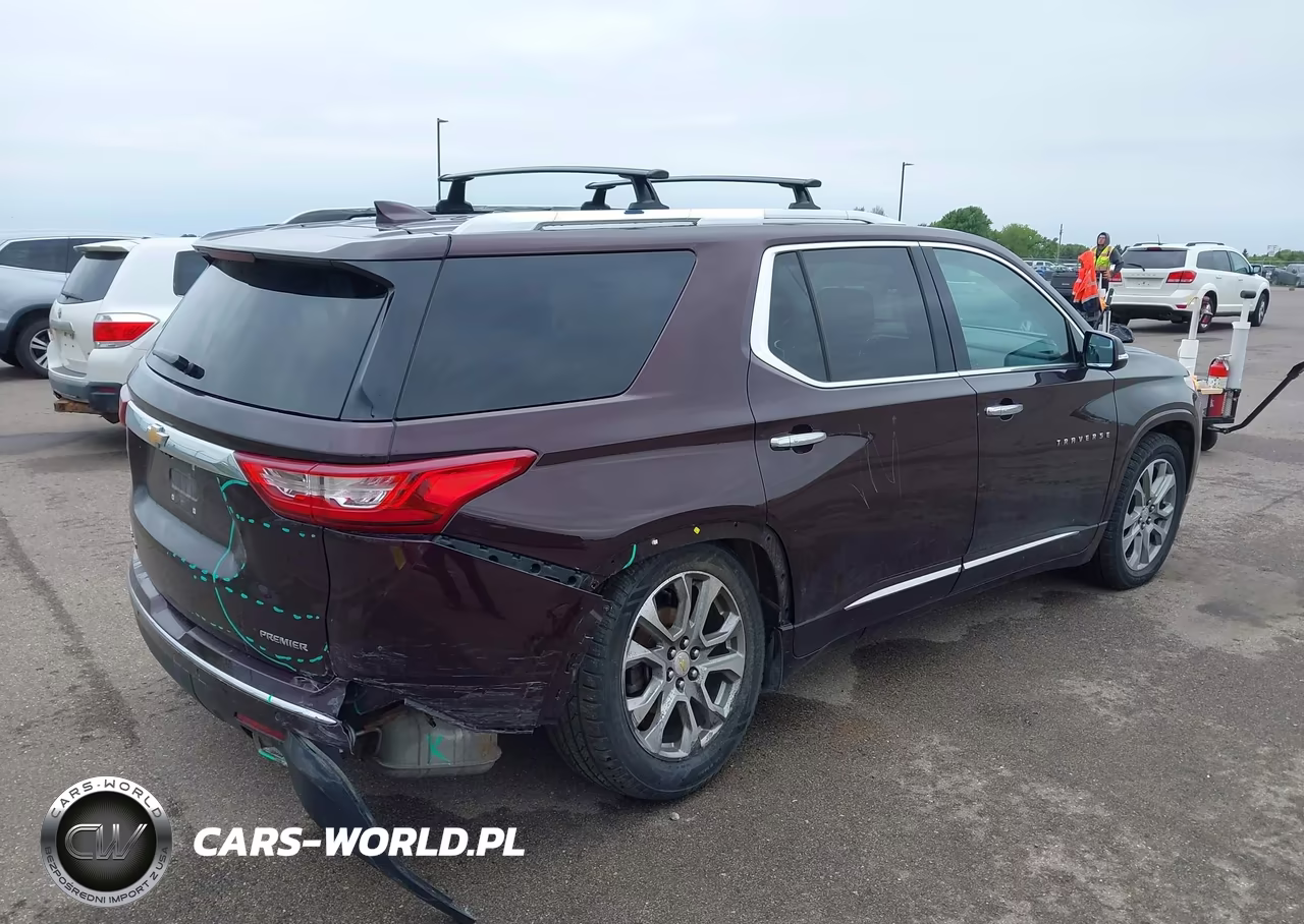 2019 Chevrolet Traverse Premier VIN:1GNEVKKW5KJ152557 - 4