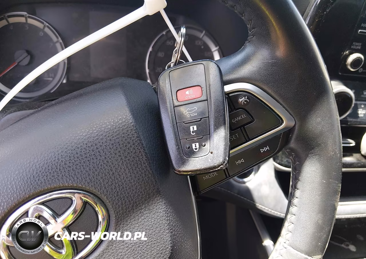 2020 Toyota Highlander Le VIN:5TDBZRBH8LS021086 - 11
