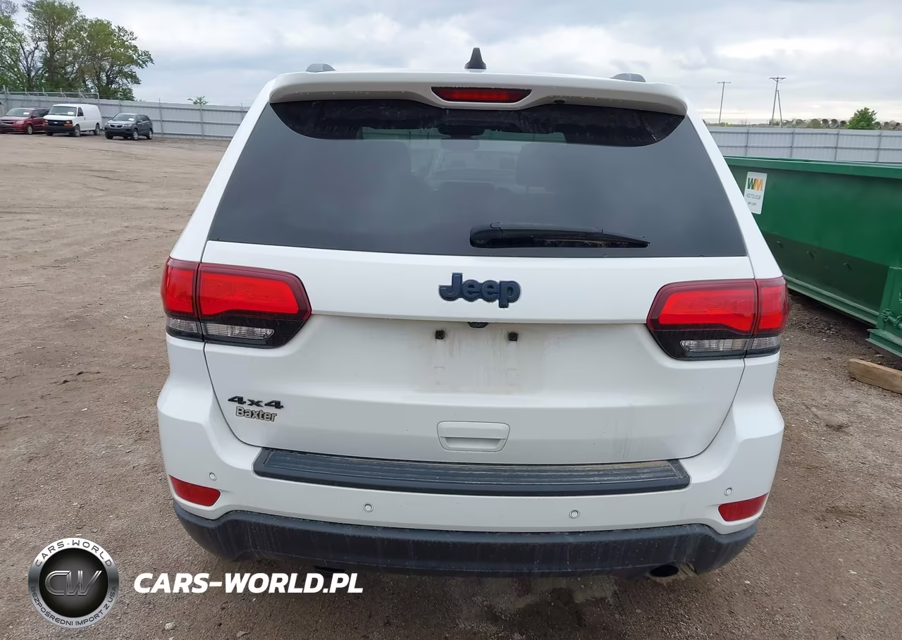 2018 Jeep Grand Cherokee Upland 4X4 VIN:1C4RJFAG3JC475807 - 16