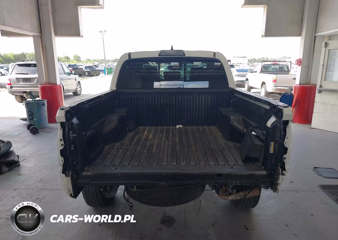2018 Toyota Tacoma Sr5 V6 VIN:3TMAZ5CN1JM068580 - 17