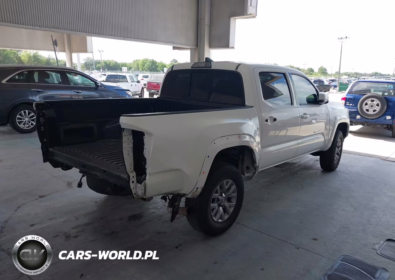 2018 Toyota Tacoma Sr5 V6 VIN:3TMAZ5CN1JM068580 - 4