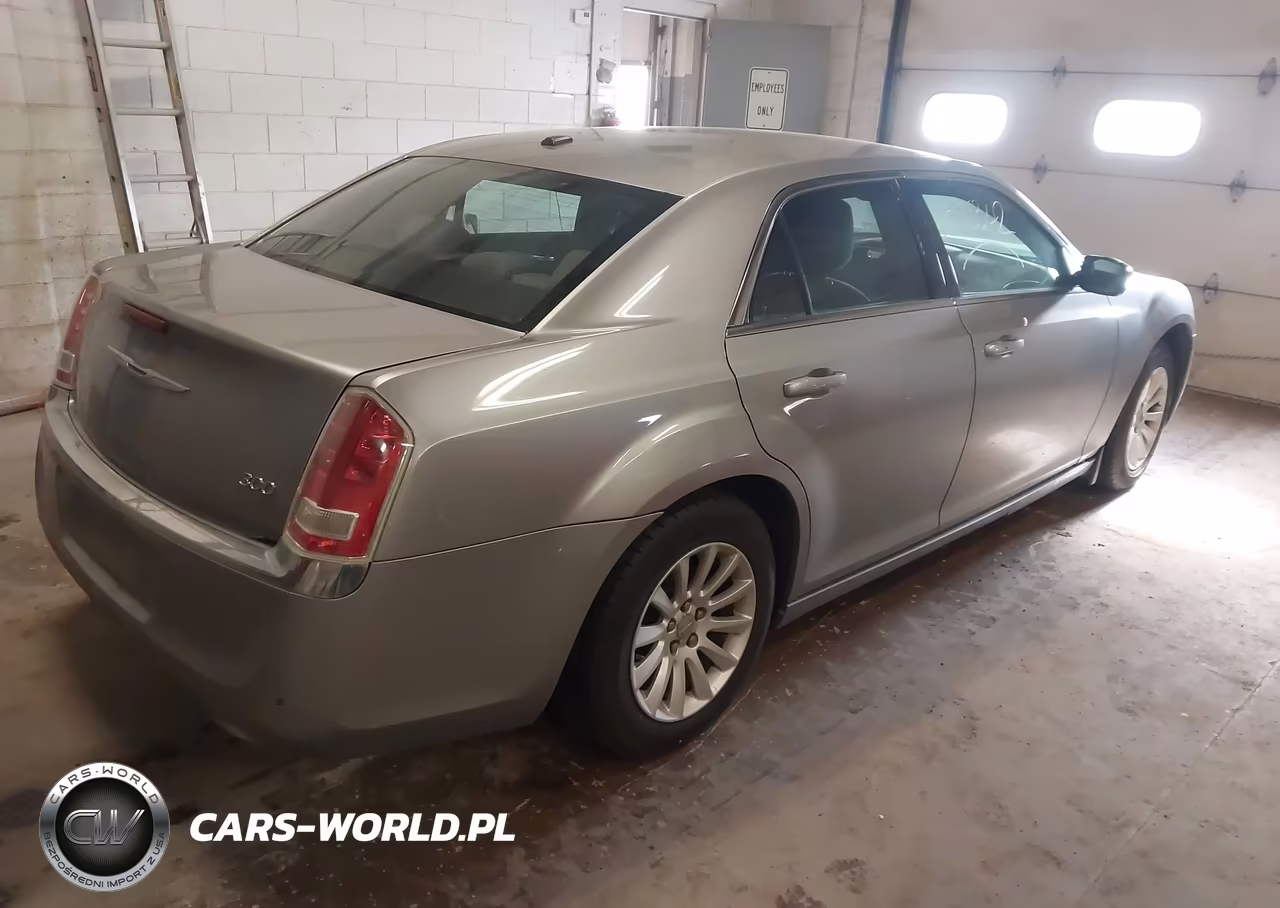 2011 Chrysler 300 VIN:2C3CA4CG6BH525514 - 4