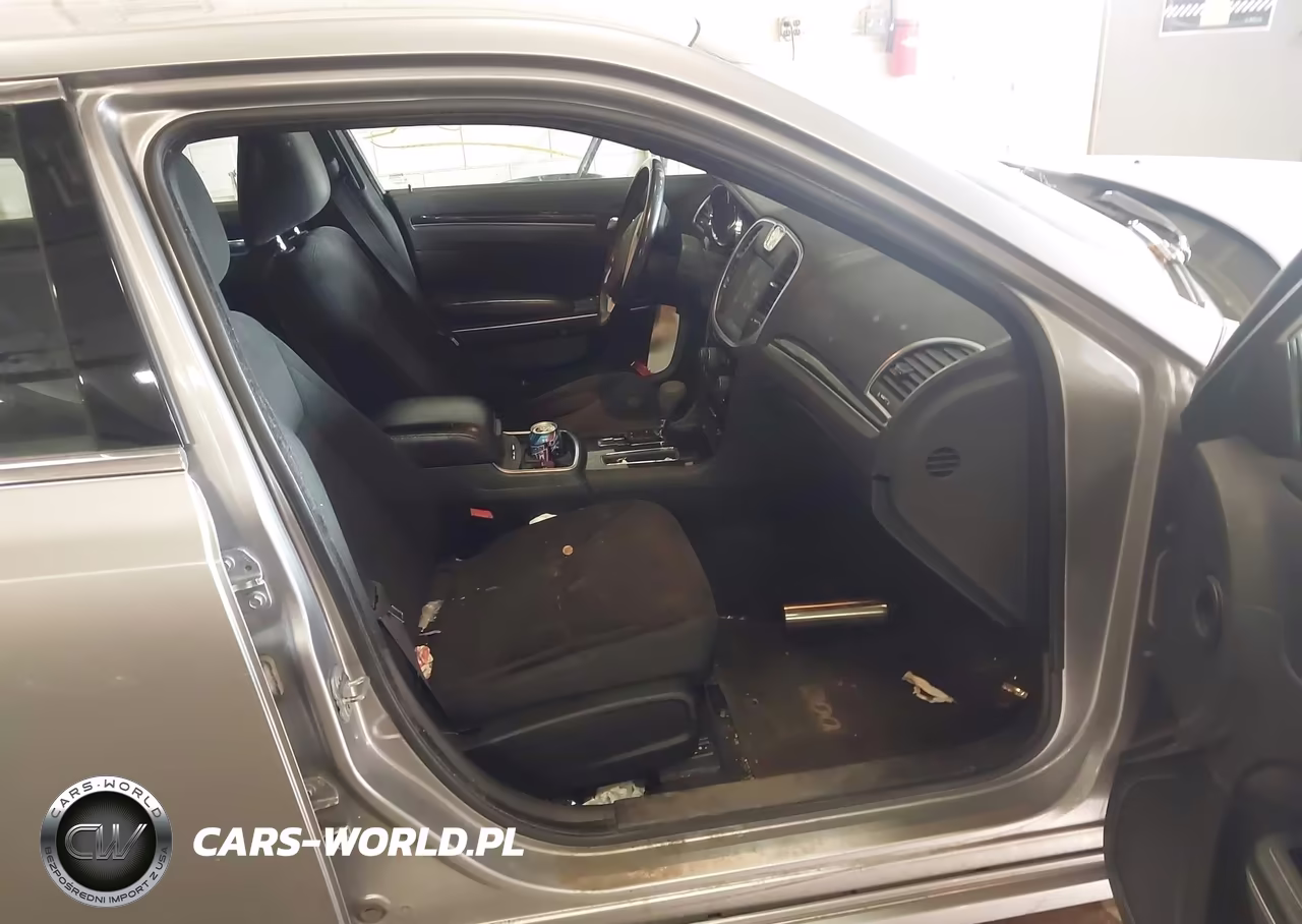 2011 Chrysler 300 VIN:2C3CA4CG6BH525514 - 5