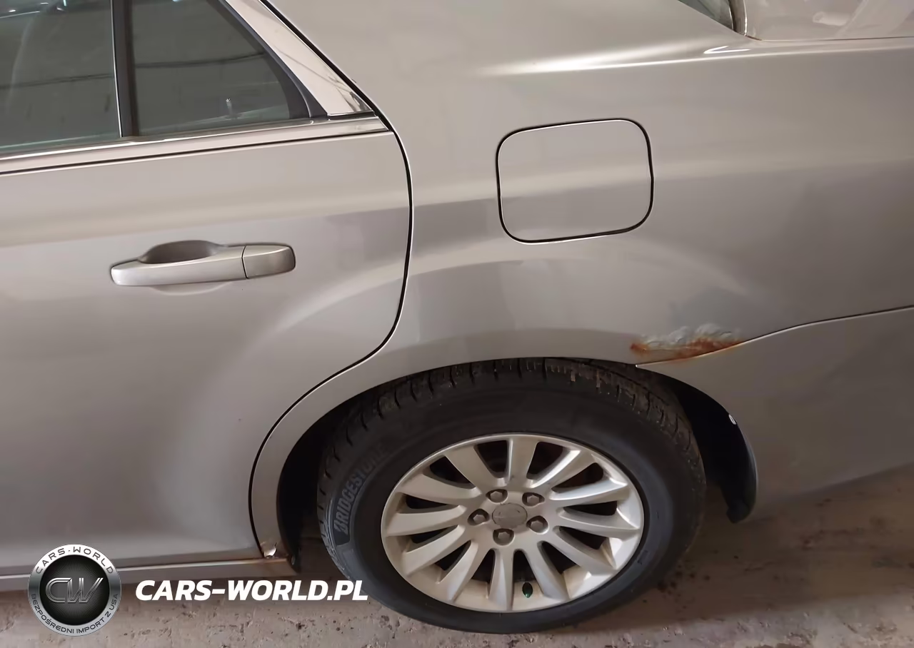 2011 Chrysler 300 VIN:2C3CA4CG6BH525514 - 6