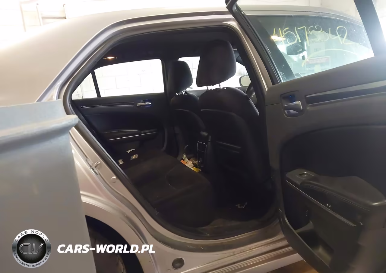 2011 Chrysler 300 VIN:2C3CA4CG6BH525514 - 8