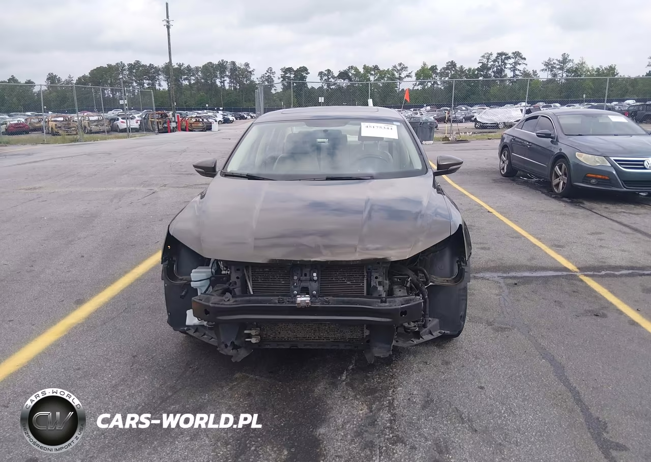 2019 Volkswagen Passat 2.0T Wolfsburg Edition VIN:1VWLA7A32KC000477 - 13