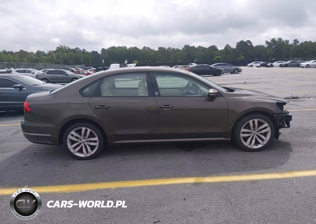 2019 Volkswagen Passat 2.0T Wolfsburg Edition VIN:1VWLA7A32KC000477 - 14