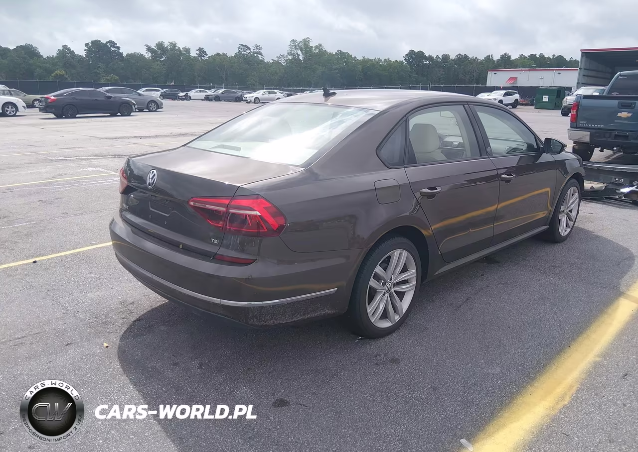2019 Volkswagen Passat 2.0T Wolfsburg Edition VIN:1VWLA7A32KC000477 - 4