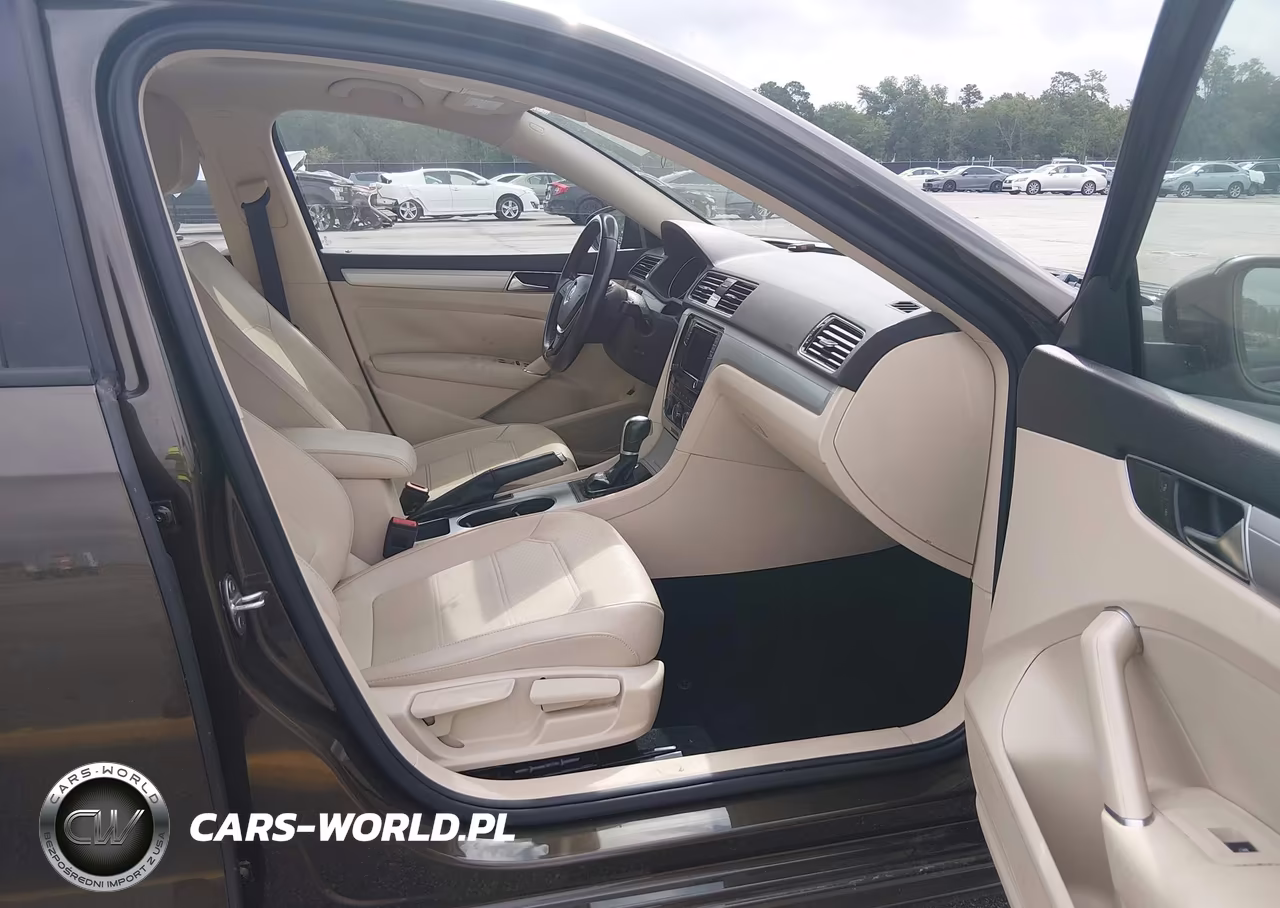 2019 Volkswagen Passat 2.0T Wolfsburg Edition VIN:1VWLA7A32KC000477 - 5