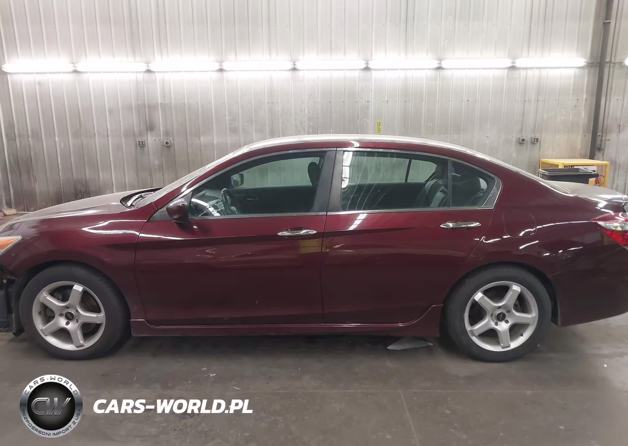 2016 Honda Accord Sport VIN:1HGCR2F58GA110723 - 15