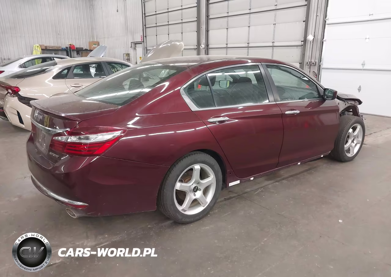 2016 Honda Accord Sport VIN:1HGCR2F58GA110723 - 4