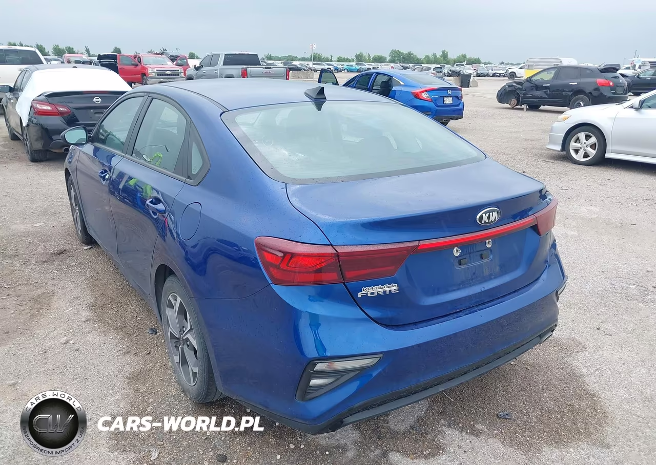 2021 Kia Forte Lxs VIN:3KPF24AD4ME370197 - 3