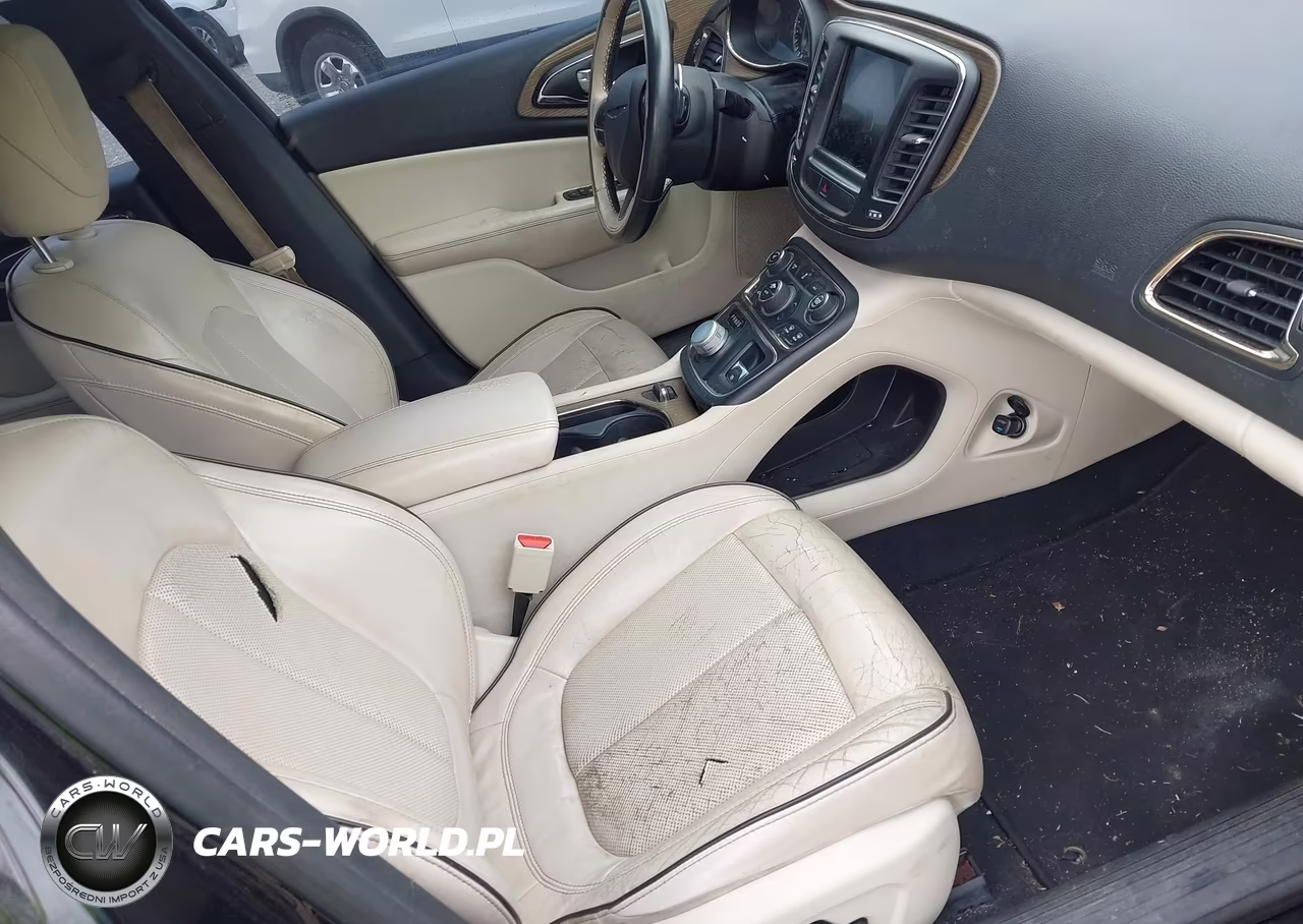 2015 Chrysler 200 C VIN:1C3CCCCG0FN582938 - 5