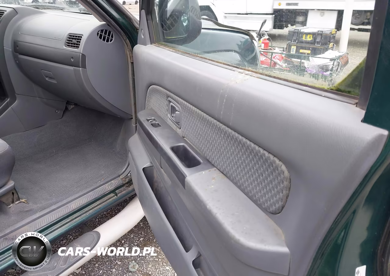 2002 Nissan Xterra Xe VIN:5N1ED28Y62C558027 - 12