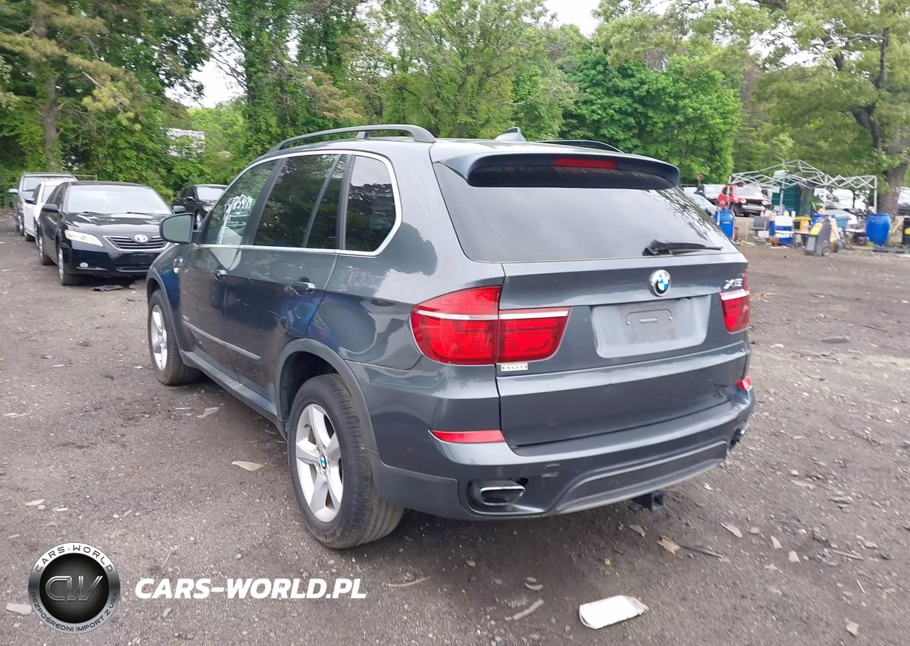2011 BMW X5 xDrive50I VIN:5UXZV8C51BL417562 - 3