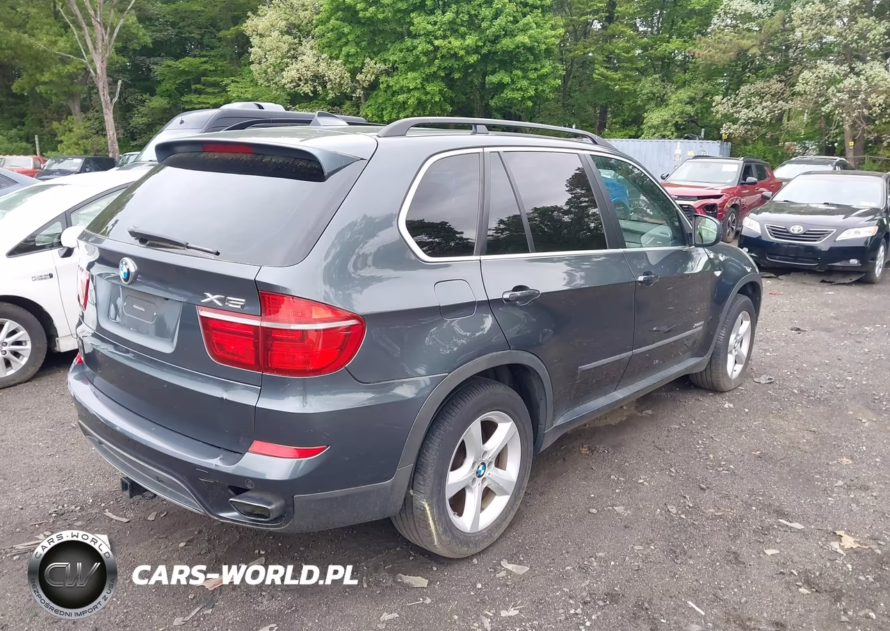 2011 BMW X5 xDrive50I VIN:5UXZV8C51BL417562 - 4