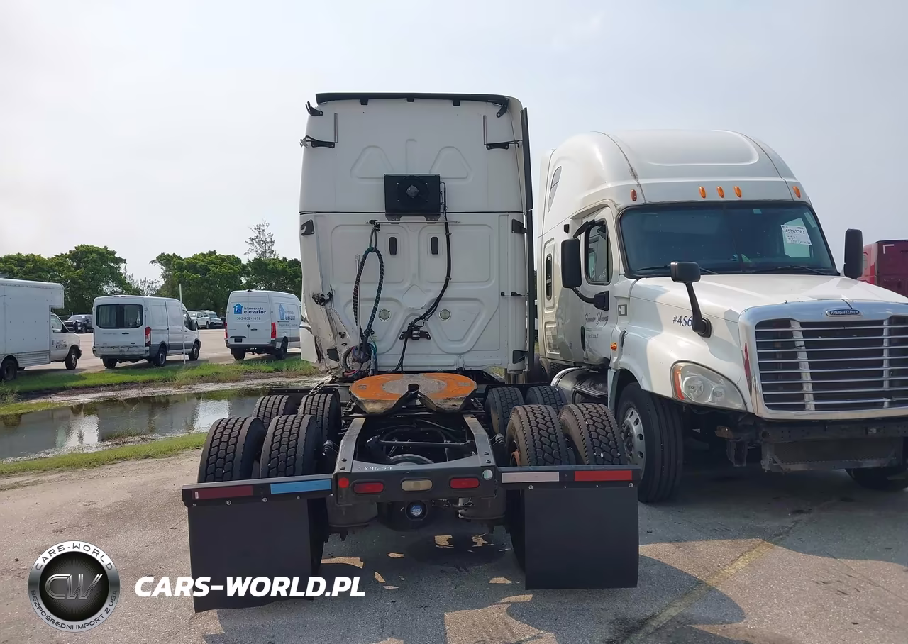 2018 Freightliner New Cascadia 126 VIN:3AKJHHDRXJSJY9659 - 15