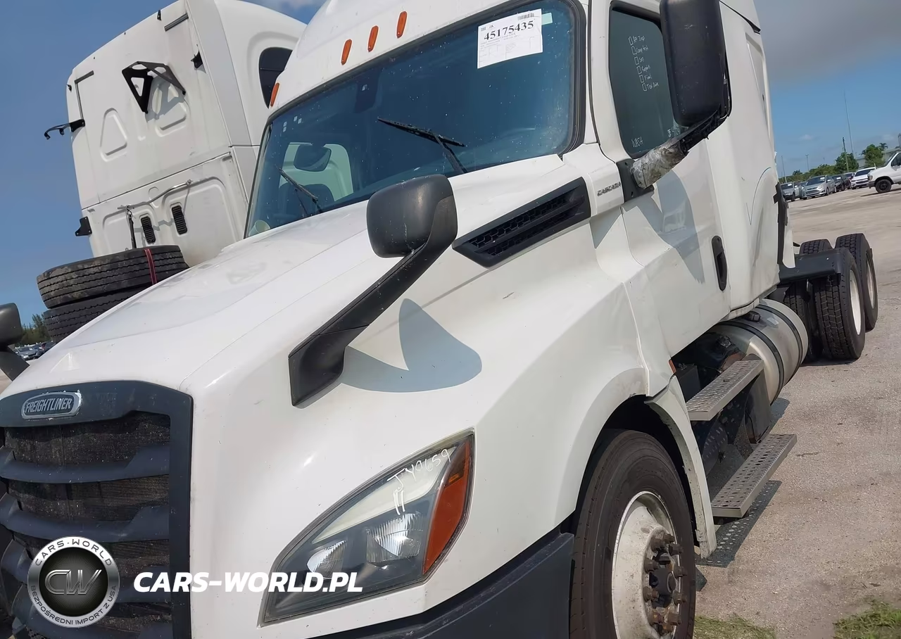2018 Freightliner New Cascadia 126 VIN:3AKJHHDRXJSJY9659 - 2