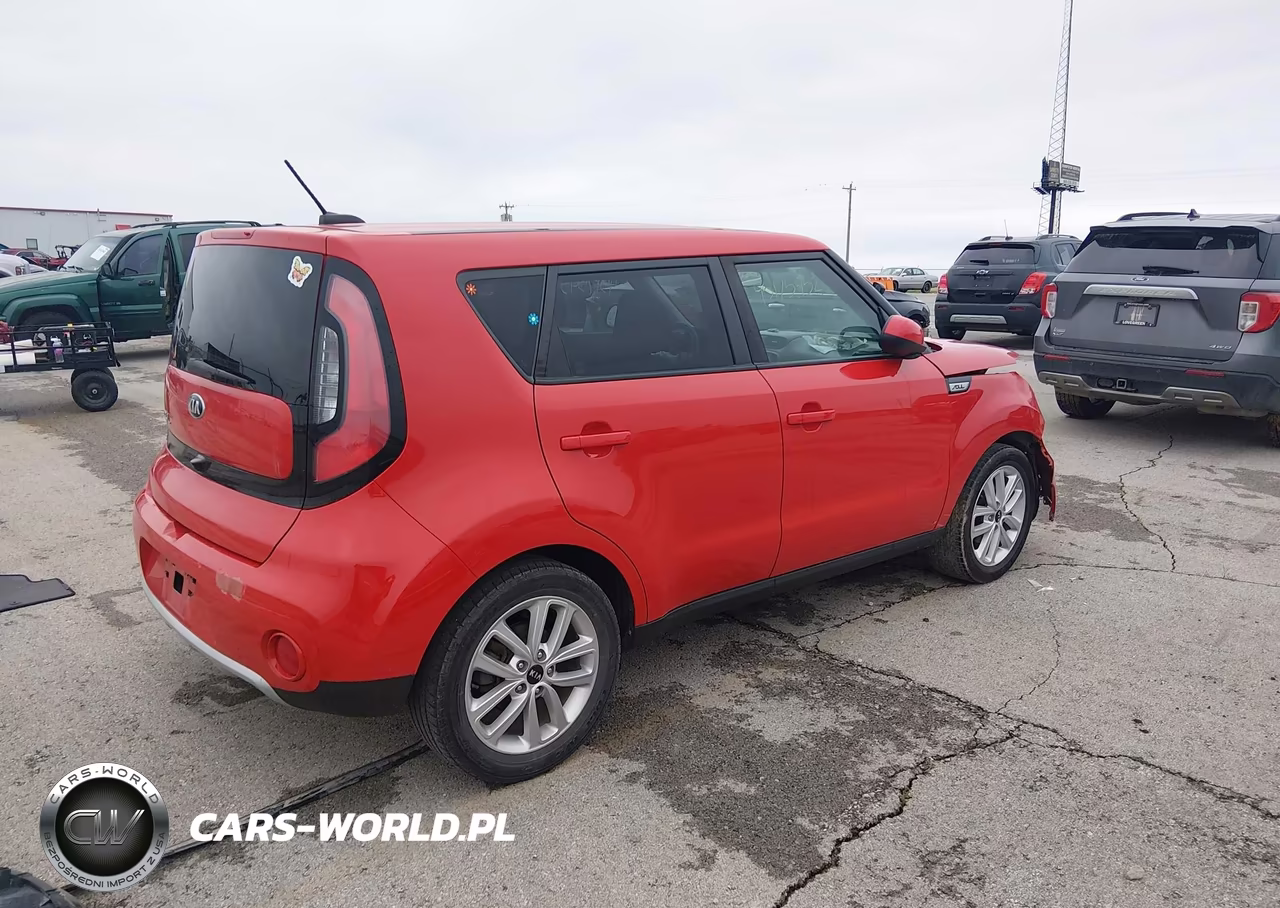 2018 Kia Soul + VIN:KNDJP3A58J7600396 - 4