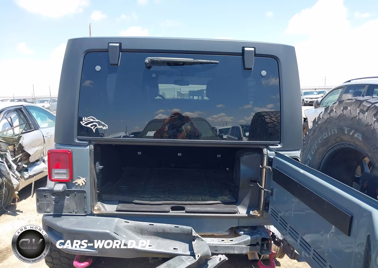 2014 Jeep Wrangler Unlimited Rubicon X VIN:1C4HJWFG5EL314434 - 16
