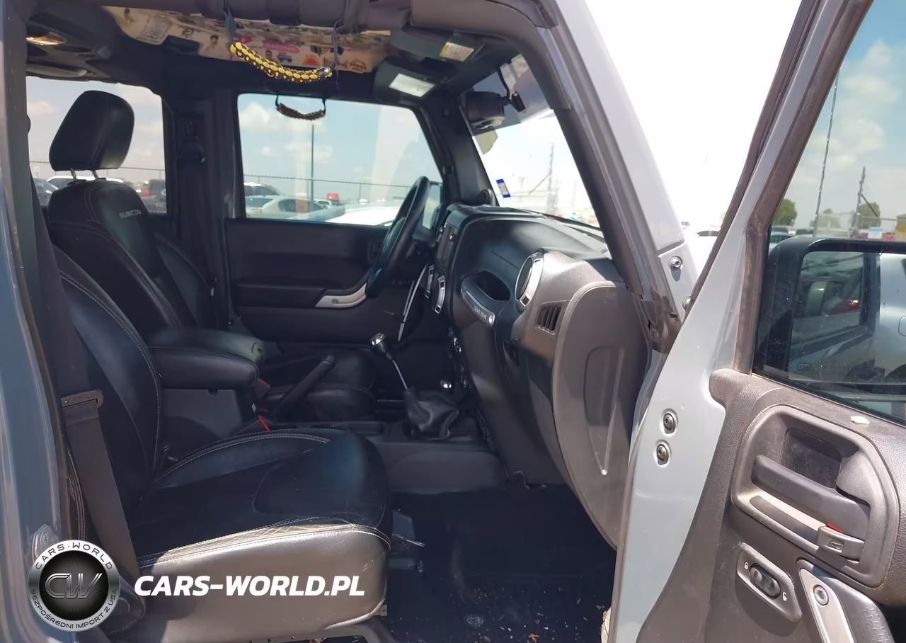 2014 Jeep Wrangler Unlimited Rubicon X VIN:1C4HJWFG5EL314434 - 5