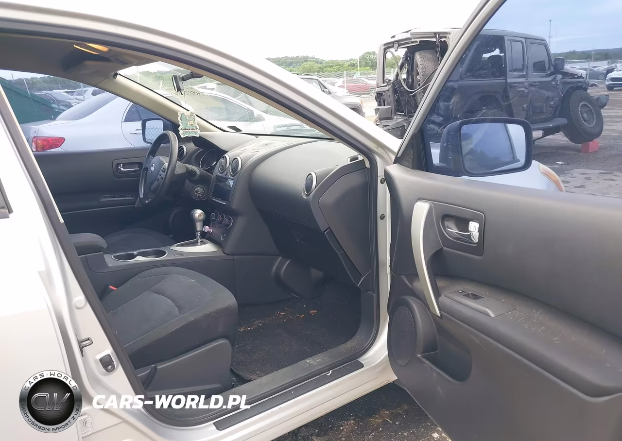 2013 Nissan Rogue S VIN:JN8AS5MTXDW537319 - 5
