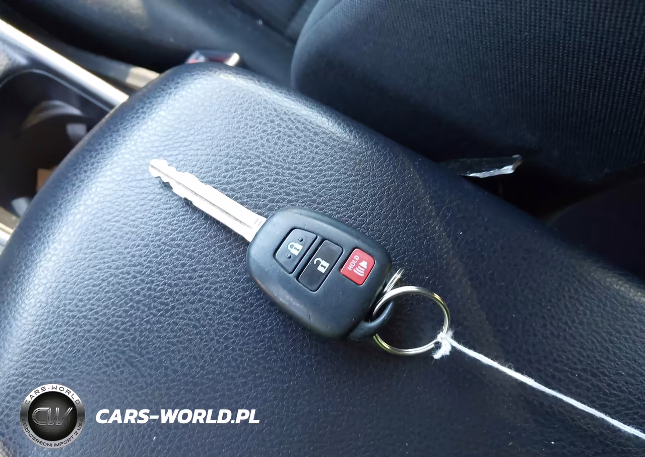 2017 Toyota Rav4 Le VIN:JTMBFREV5HJ144004 - 11