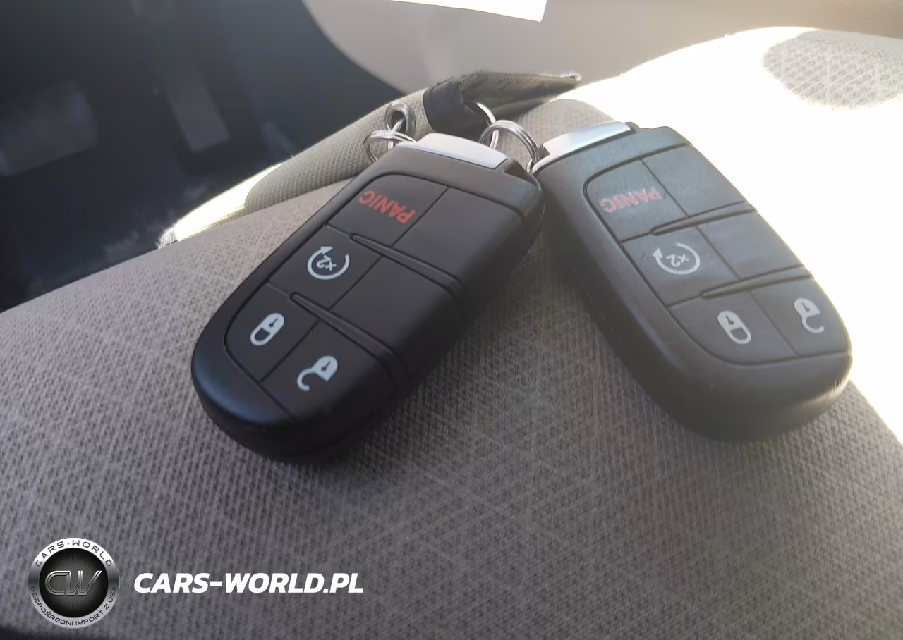 2019 Jeep Grand Cherokee Laredo E 4X4 VIN:1C4RJFAG0KC837027 - 11