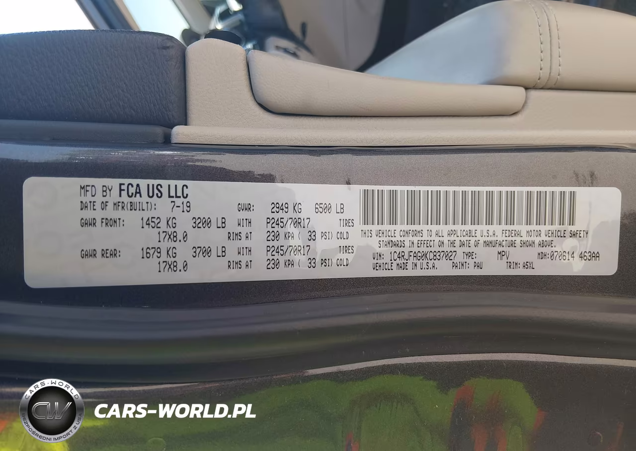 2019 Jeep Grand Cherokee Laredo E 4X4 VIN:1C4RJFAG0KC837027 - 9
