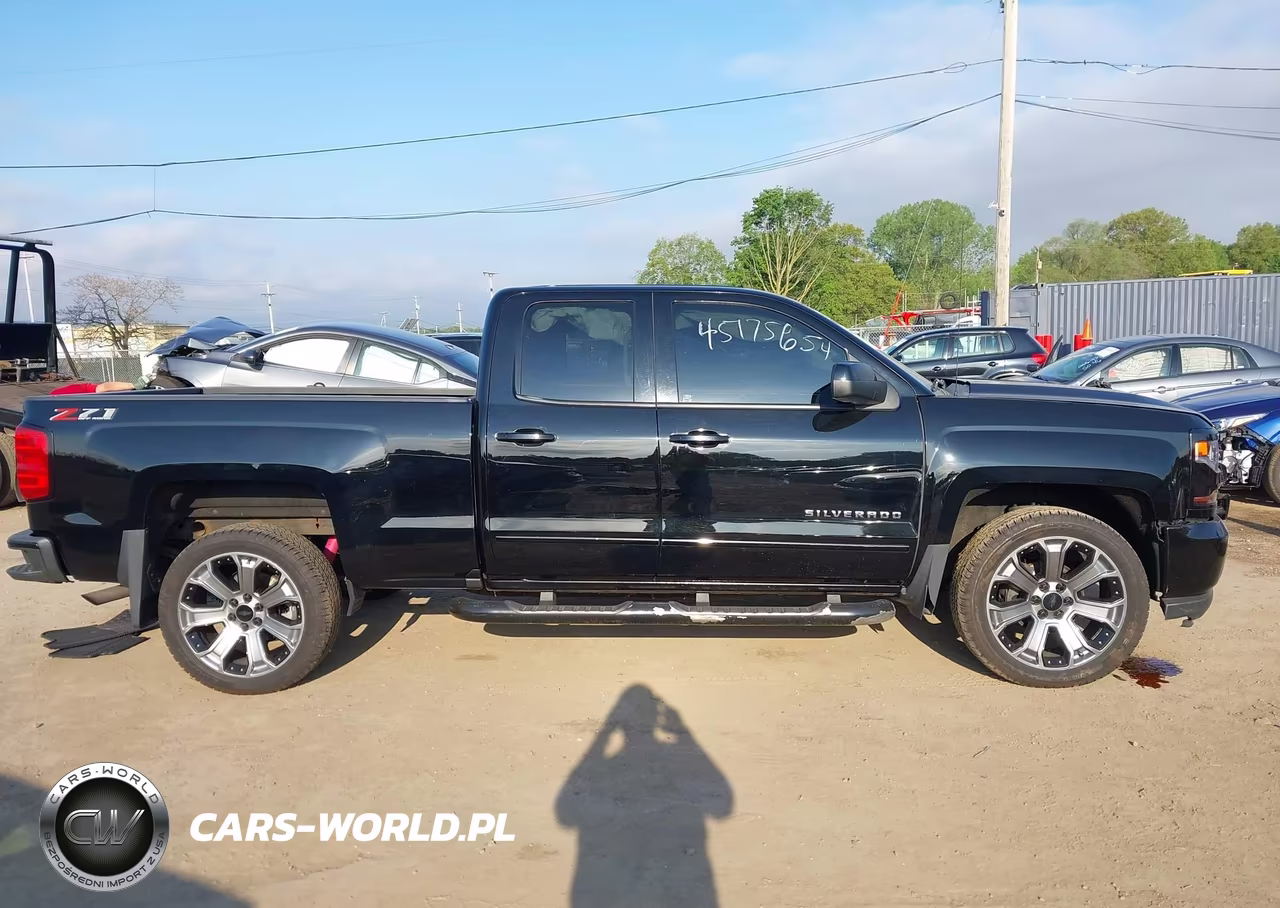 2018 Chevrolet Silverado 1500 2Lt VIN:1GCVKREH9JZ323043 - 13