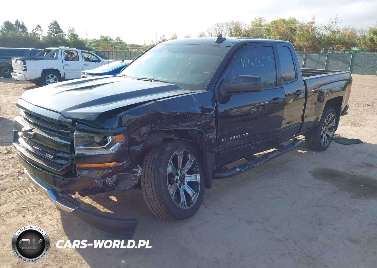 2018 Chevrolet Silverado 1500 2Lt VIN:1GCVKREH9JZ323043 - 2