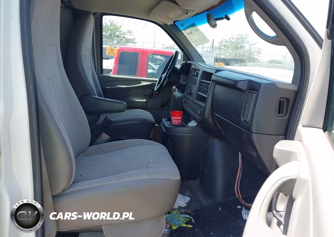 2012 Chevrolet Express 2500 Work Van VIN:1GCWGFCA5C1192818 - 5