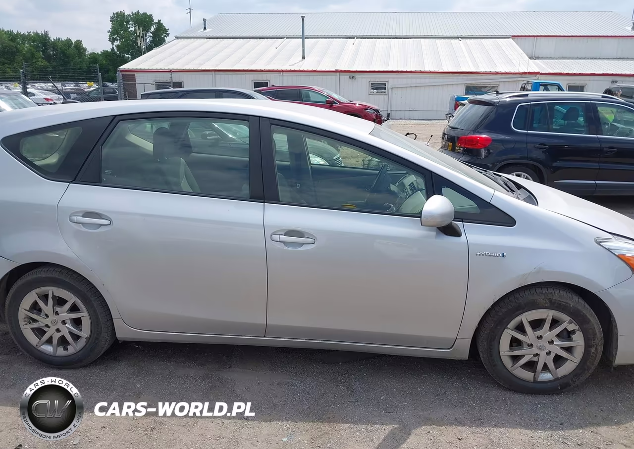 2016 Toyota Prius V Three VIN:JTDZN3EU4GJ040799 - 13