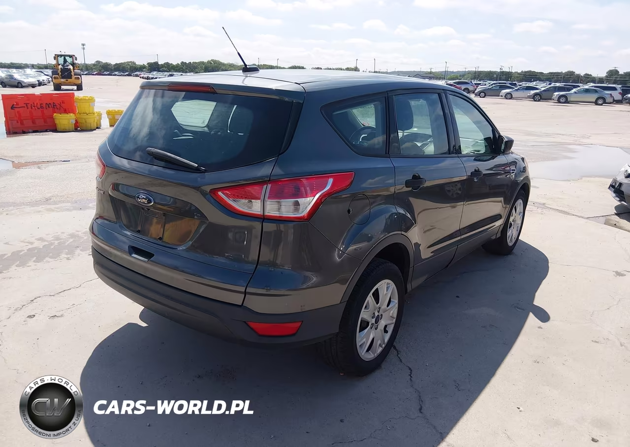 2015 Ford Escape S VIN:1FMCU0F7XFUC33581 - 4
