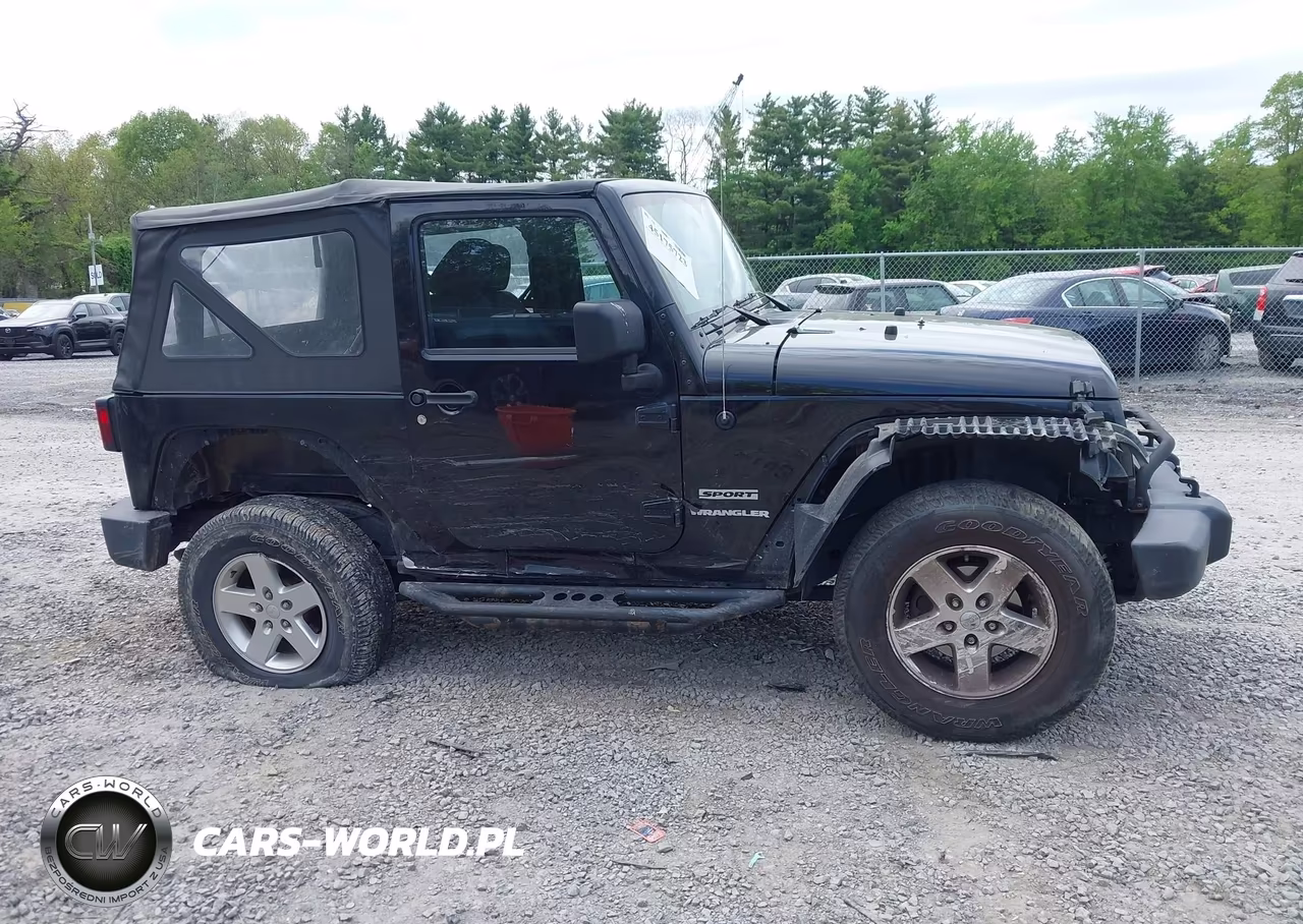 2013 Jeep Wrangler Sport VIN:1C4AJWAG2DL530555 - 13