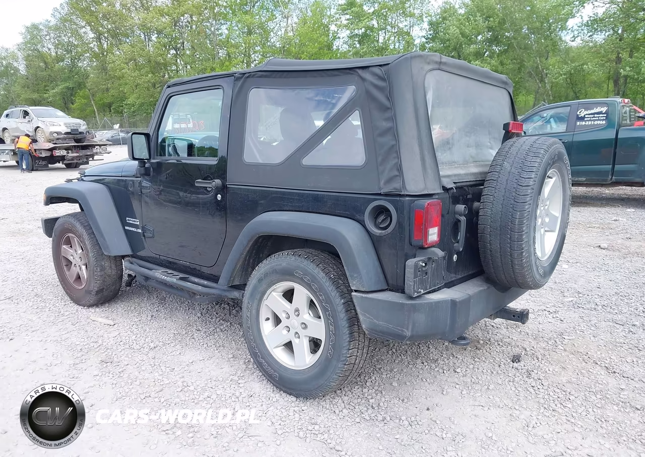 2013 Jeep Wrangler Sport VIN:1C4AJWAG2DL530555 - 3