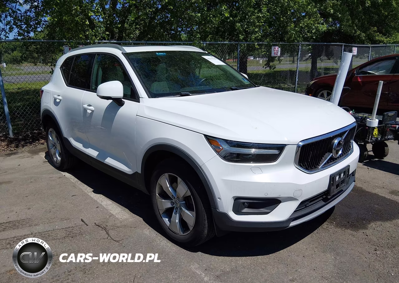 2019 Volvo Xc40 T5 Momentum – zdjęcie 1 z 16