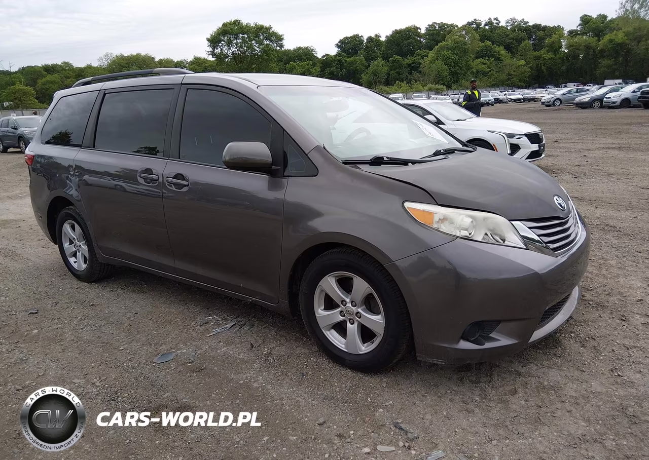 2015 Toyota Sienna Le 8 Passenger – zdjęcie 1 z 16