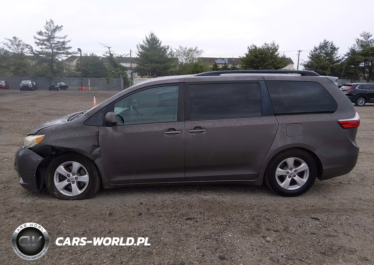 2015 Toyota Sienna Le 8 Passenger VIN:5TDKK3DC0FS671943 - 14