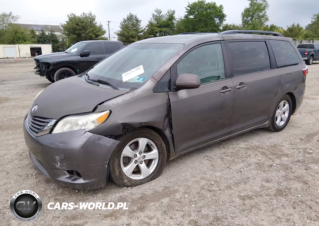 2015 Toyota Sienna Le 8 Passenger VIN:5TDKK3DC0FS671943 - 2