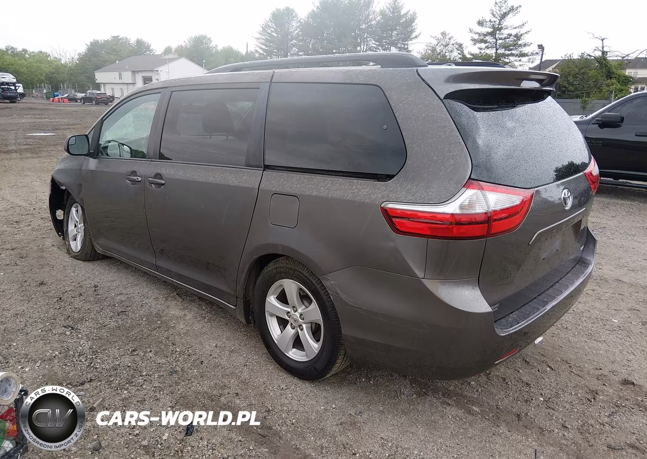 2015 Toyota Sienna Le 8 Passenger VIN:5TDKK3DC0FS671943 - 3