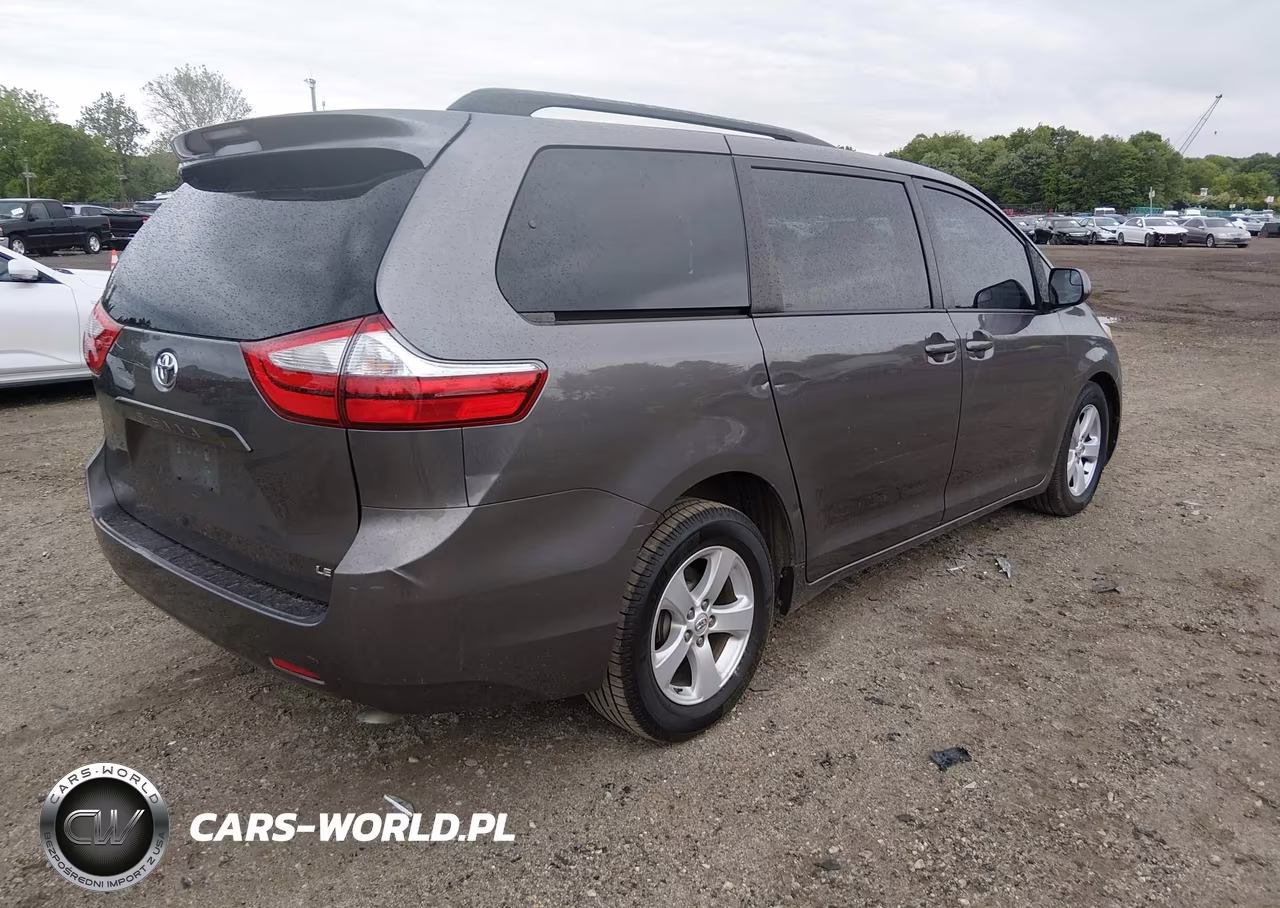 2015 Toyota Sienna Le 8 Passenger VIN:5TDKK3DC0FS671943 - 4