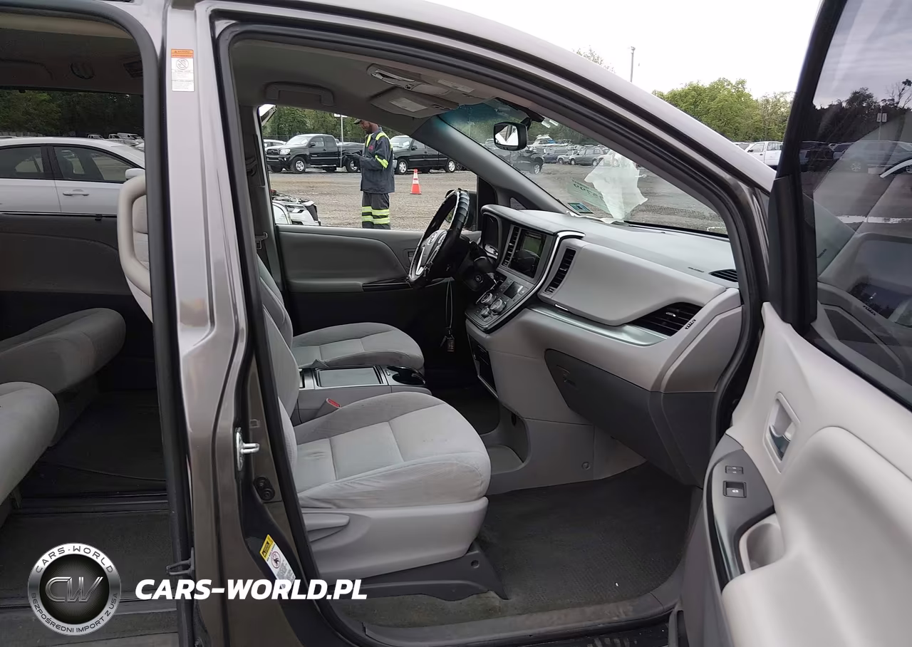 2015 Toyota Sienna Le 8 Passenger VIN:5TDKK3DC0FS671943 - 5