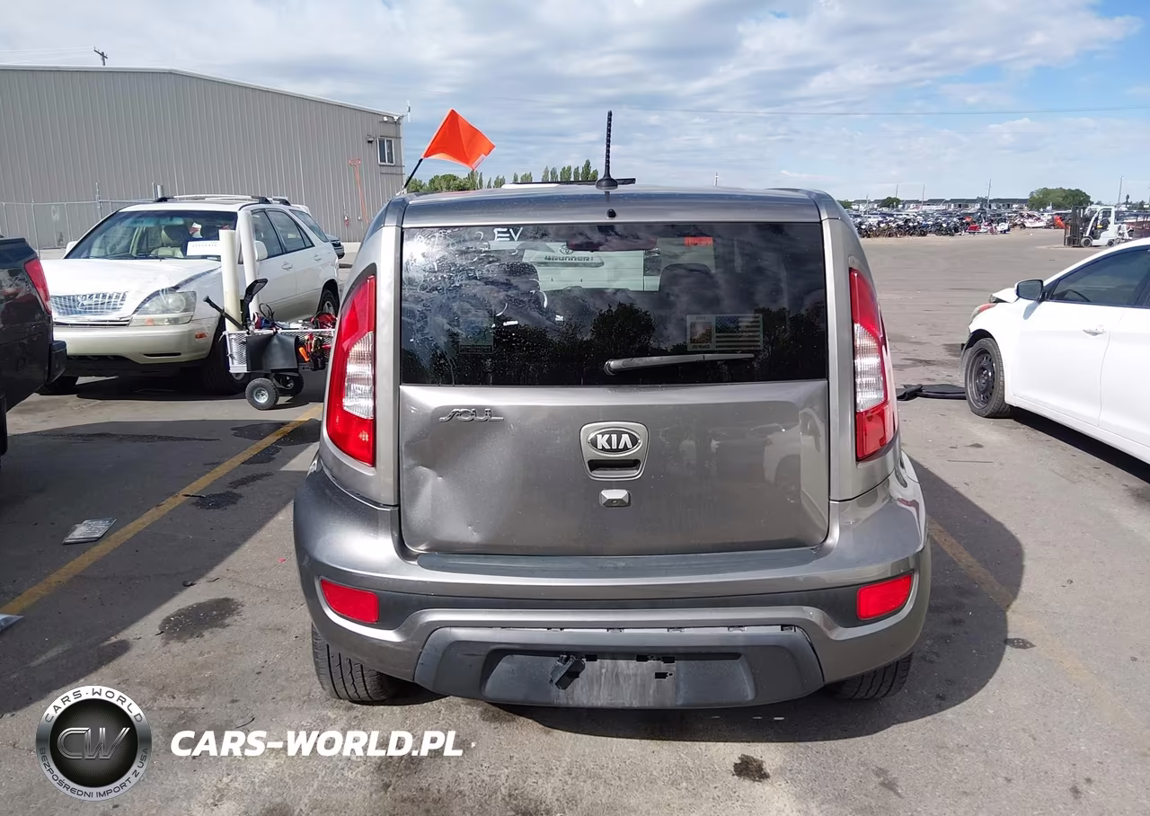 2013 Kia Soul + VIN:KNDJT2A60D7575688 - 16