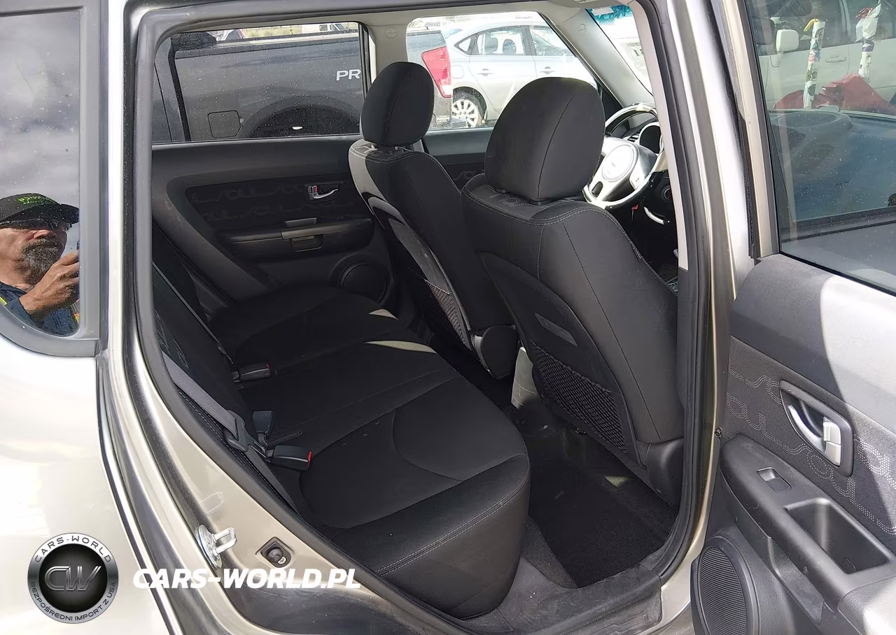 2013 Kia Soul + VIN:KNDJT2A60D7575688 - 8