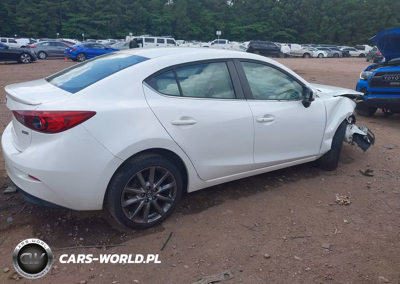 2018 Mazda Mazda3 Touring VIN:3MZBN1V37JM168880 - 13