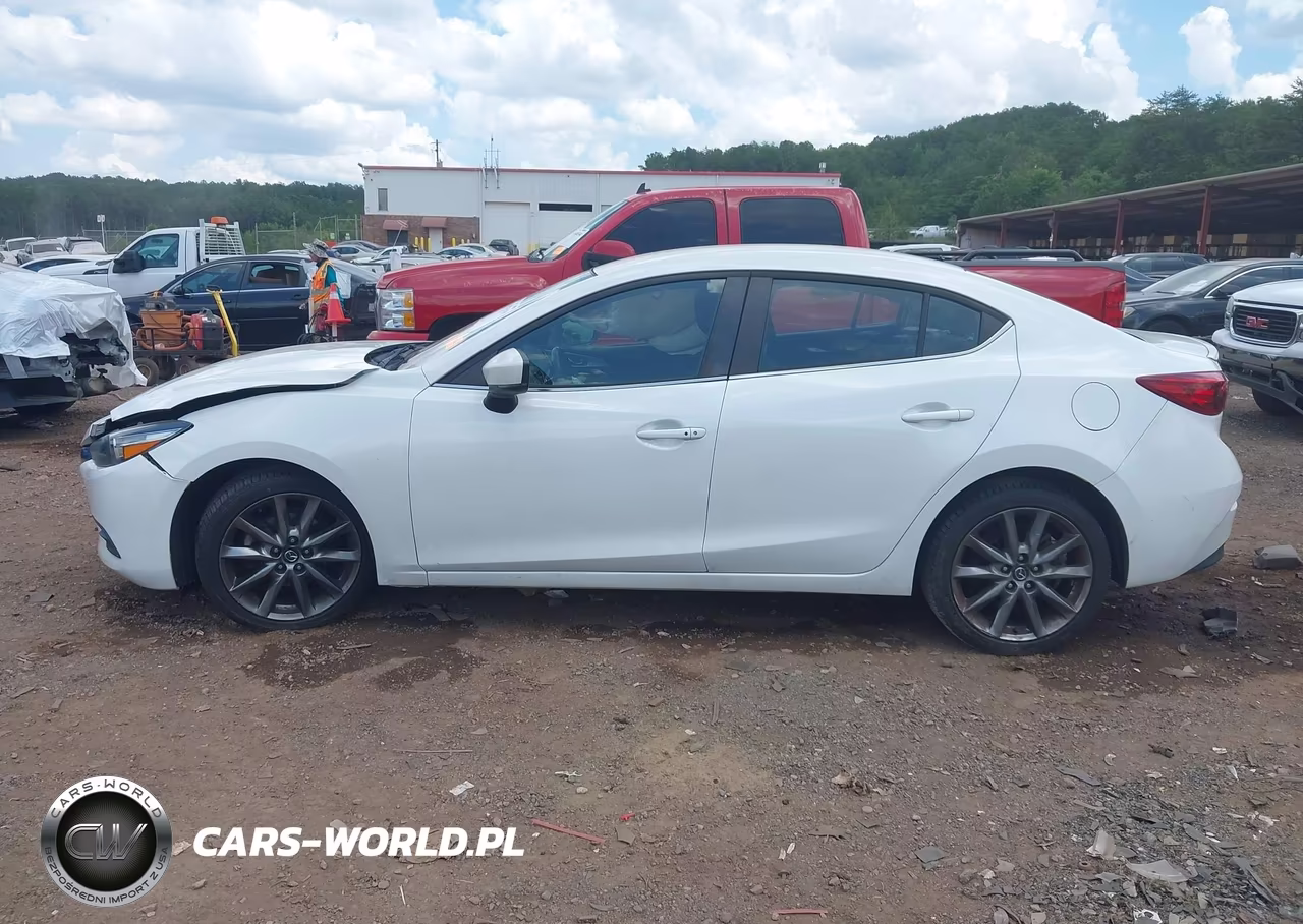 2018 Mazda Mazda3 Touring VIN:3MZBN1V37JM168880 - 14